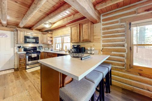 Between the Pines Log Cabin – Photos 3