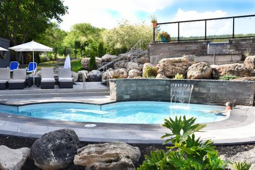Πισίνα στο ή κοντά στο Millcroft Inn & Spa