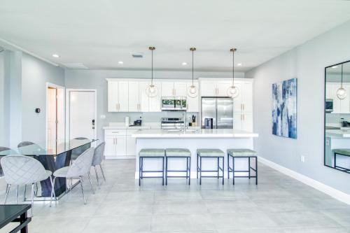 488 NW 40th Ct – Photos 2