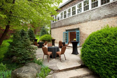 Κήπος έξω από το Millcroft Inn & Spa