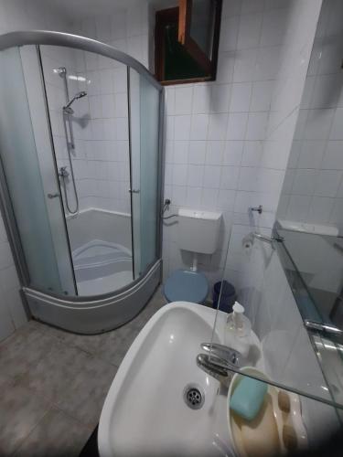 Un baño de Royal Rose smeštaj