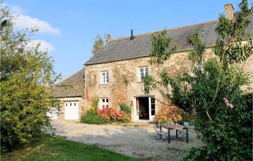 Κήπος έξω από το 4 Bedroom Pet Friendly Home In Portbail