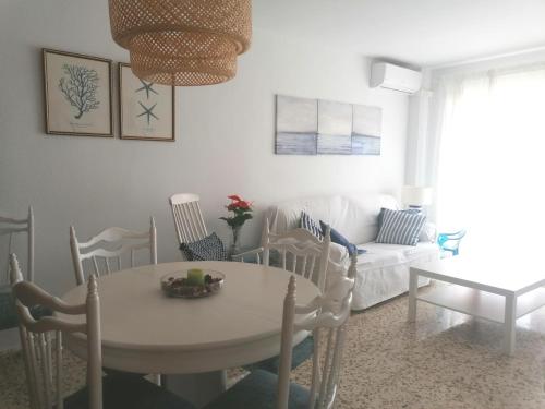 Piso familiar con piscina y aparcamiento en Torre del Mar - Edificio Ronda I