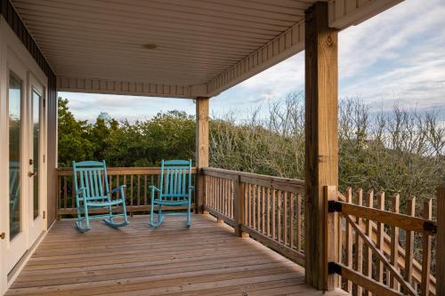 Μπαλκόνι ή βεράντα στο Beach 45 by Oak Island Accommodations