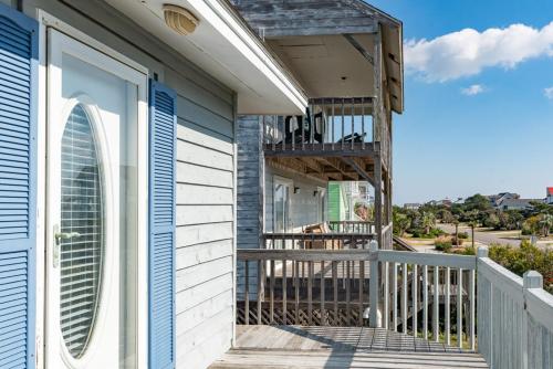 Gambar di galeri bagi Late For The Sky by Oak Island Accommodations di Caswell Beach