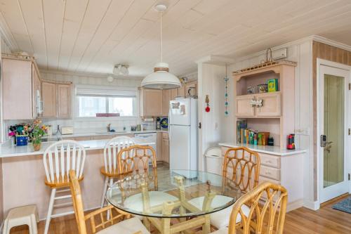 Gambar di galeri bagi Late For The Sky by Oak Island Accommodations di Caswell Beach