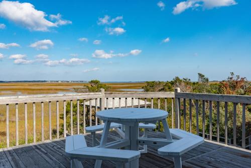 Gambar di galeri bagi Late For The Sky by Oak Island Accommodations di Caswell Beach