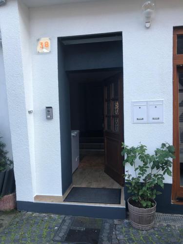 an entrance to a building with a door at Seven’S Apartments in Löhnberg
