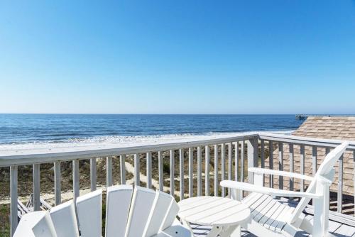 Afbeelding uit fotogalerij van 1 4 Us by Oak Island Accommodations in Oak Island