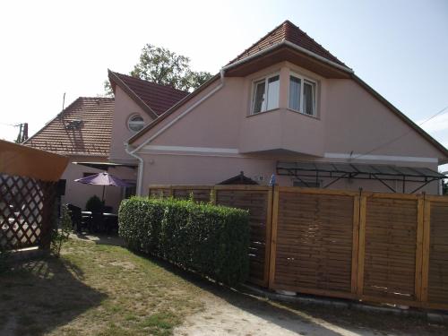 Budova, kde se bed and breakfast nachází