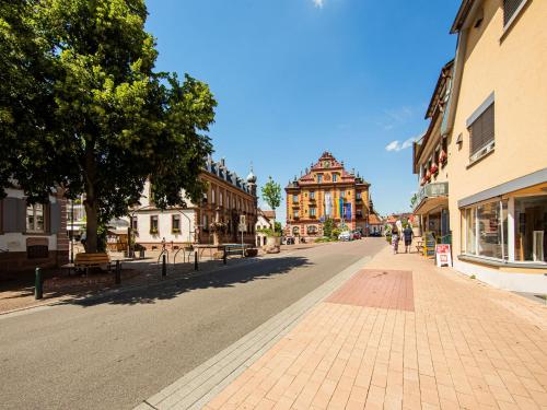 an empty street in a town with buildings at Ferienwohnung in Herbolzheim in Herbolzheim