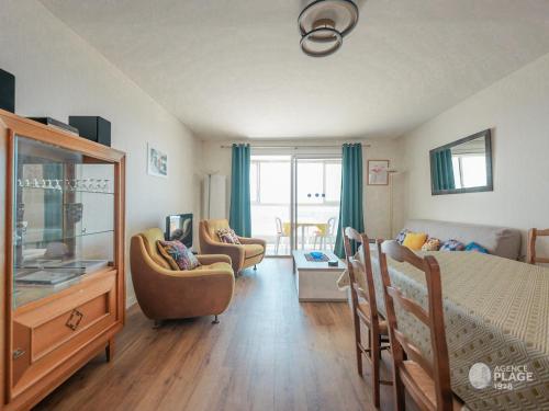 Appartement 66m² rénové, 1 chambre, vue mer, 4ème étage, fibre, 3 étoiles