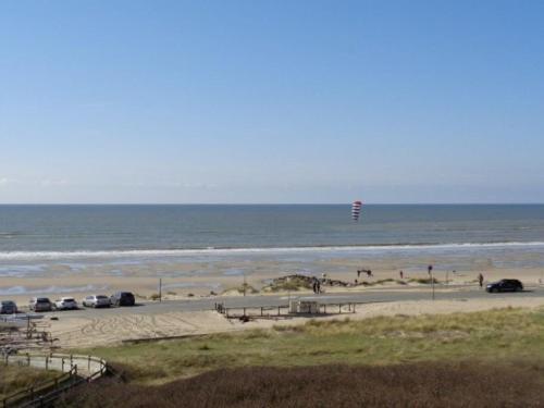 Appartement 3* face mer avec balcon, cuisine équipée, parking privé, proche club nautique - FR-1-672-3