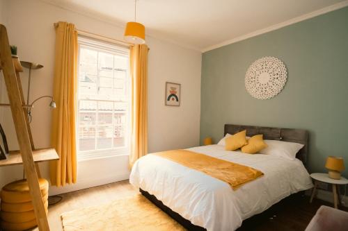 Cama o camas de una habitación en Entire character property in heart of Norwich