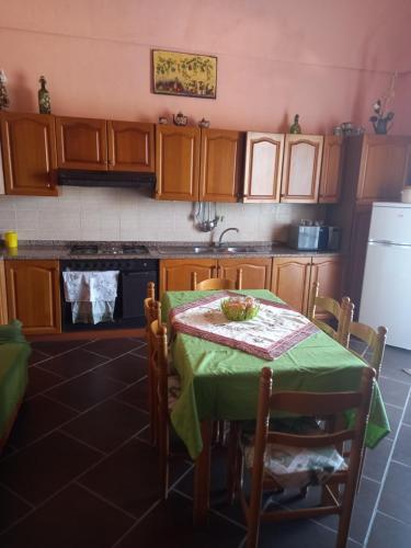 Una cocina o zona de cocina en Casa Vacanza Borgo Antico