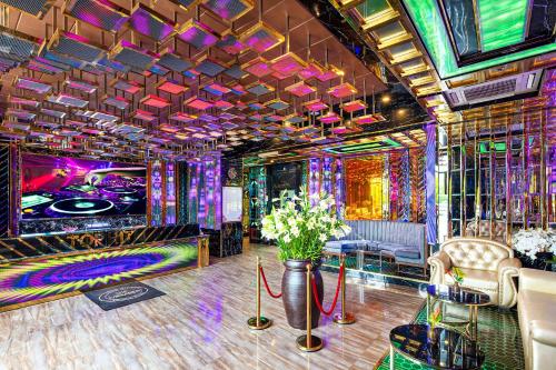 a video game room with a pinball machine at Ravatel Style Hotel Bac Giang in Bắc Giang