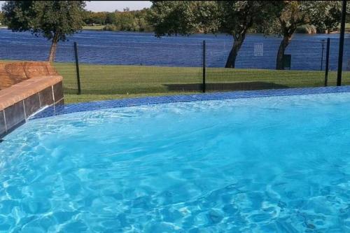 Πισίνα στο ή κοντά στο NNS Vaal River Luxury 3 Bedrooms Apartment