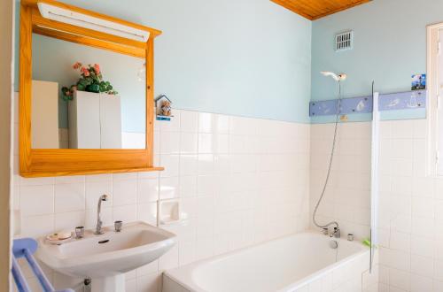 Kúpeľňa v ubytovaní Maison de famille pour 6 personnes