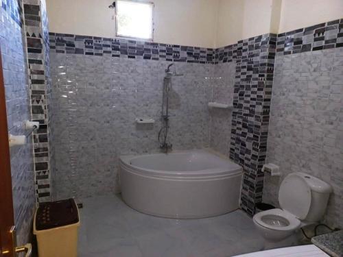 Ett badrum på Villa Victoria Old Nile View