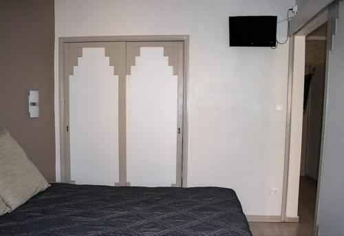One Bedroom WEST Apartment - Tower B
