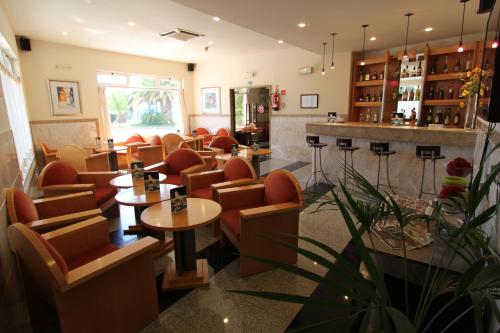 The lounge or bar area at Hotel São Lourenço