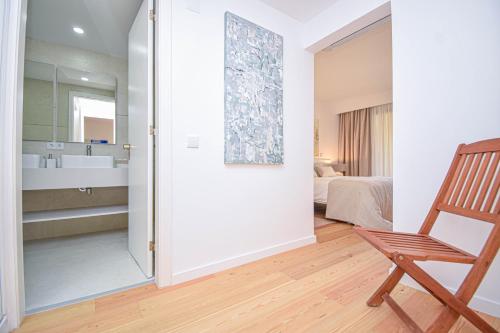 Stylish One Bedroom Apartment with Swimming Pool
