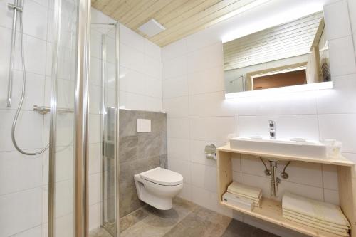 Koupelna v ubytování Appartements Vallüla Montafon