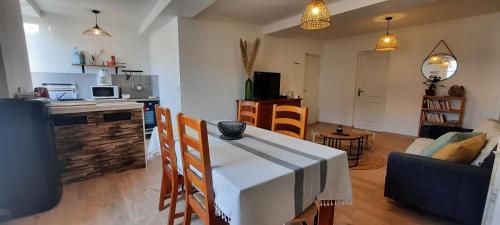 Kuchyňa alebo kuchynka v ubytovaní Appartement Le cocon Mont louis 66
