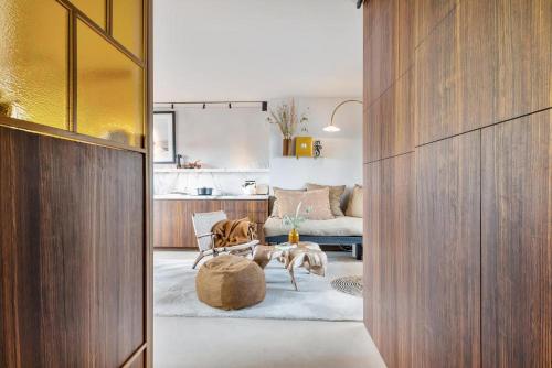 Ruang duduk di The Rooftop Suite Luxueuze bohemian Penthouse