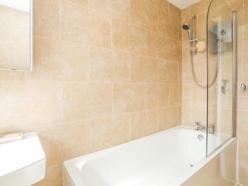 Vannituba majutusasutuses 21 Cae Du