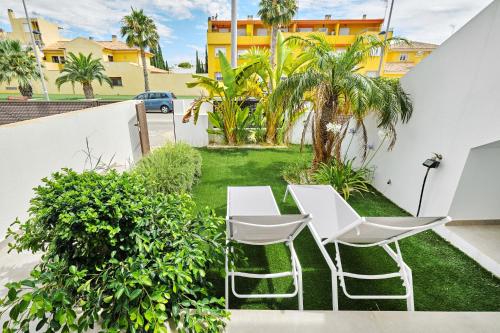 En have udenfor Apartment Golden Luna