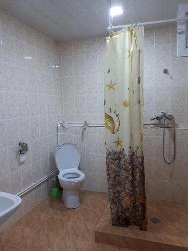 Vonios kambarys apgyvendinimo įstaigoje BARDZRAVAN HYURATUN