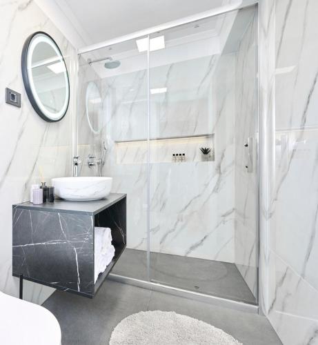 Royal Rei Suite