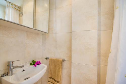 A bathroom at Ideal Property Mallorca - Tarongina
