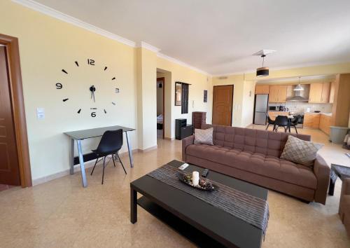 Posezení v ubytování Atrium Luxurious Sea View Apartment