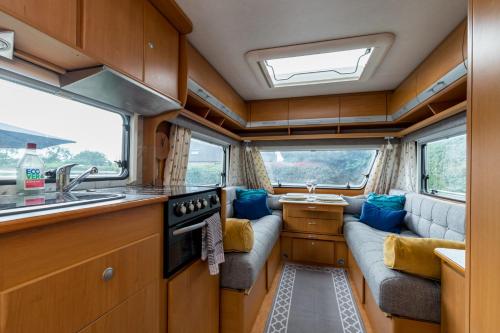 Oleskelutila majoituspaikassa Cosy Caravan on Luxury Campsite
