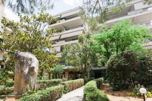 Alluring 2BR Apartment in Marousi by UPSTREET