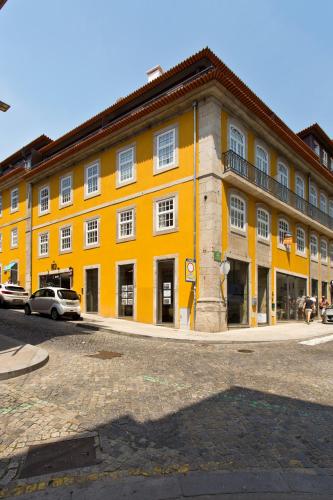 BOUTIQUE Rentals-THE ALMA Apt w/ balcony
