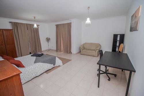 Gallery image of Charming Private Rooms in an Apartment A2 Penha - Faro in Faro
