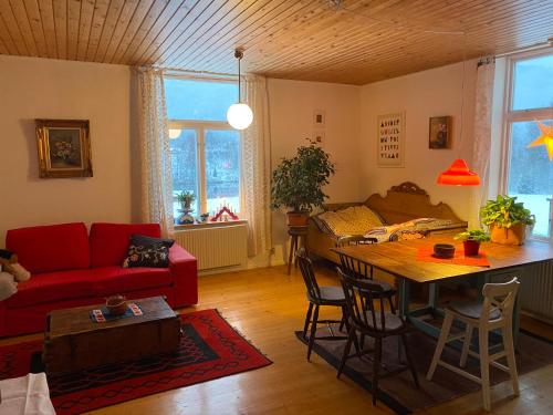 Гостиная зона в Mysig lägenhet i Prästgård nära Branäs