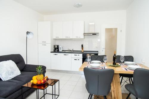 Ett kök eller pentry på Apartment Marin