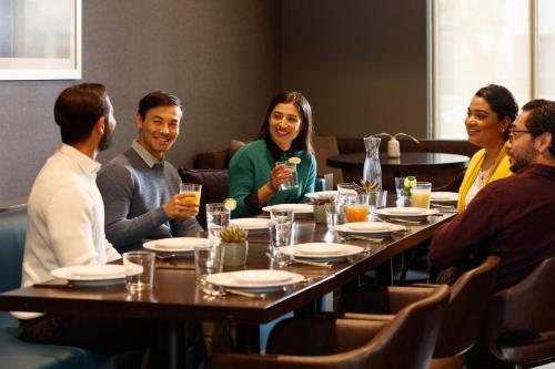Επισκέπτες που μένουν στο Holiday Inn Lansdale-Hatfield by IHG