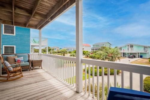 Μπαλκόνι ή βεράντα στο Clear For Take Off by Oak Island Accommodations