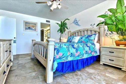 Gallery image of Crescent Beach Club I 5C in Clearwater Beach