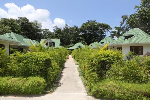 Κήπος έξω από το Le Surmer Self Catering Chalets