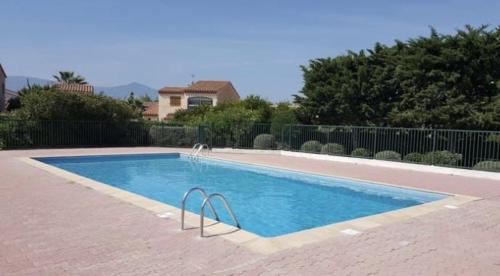 Bazén v ubytovaní Superbe appartement T2 en résidence avec piscine alebo v jeho blízkosti