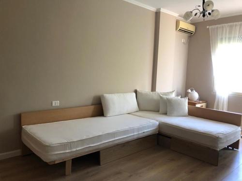 Garden View! Seaside Apartment - Image 8