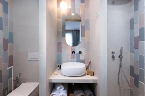 Alkima Athens Wellness Stayにあるバスルーム