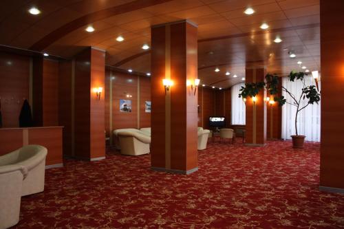 A television and/or entertainment centre at OTEL AMİLLER