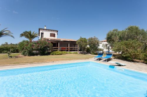 Gallery image of Villa Paolina, private pool, large shady patio, bbq in Calasetta